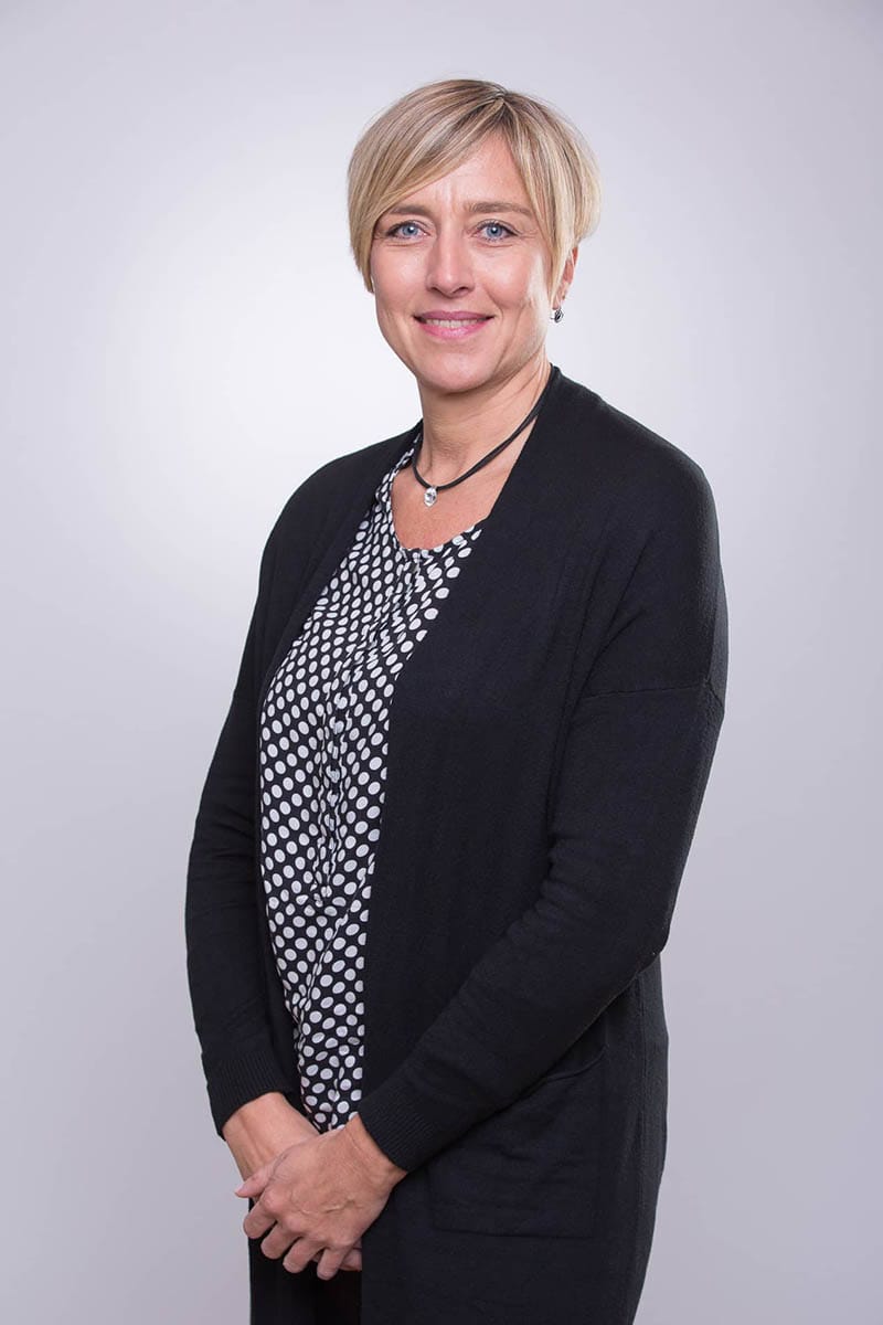 Frau Claudia Schornstein, Sekretärin